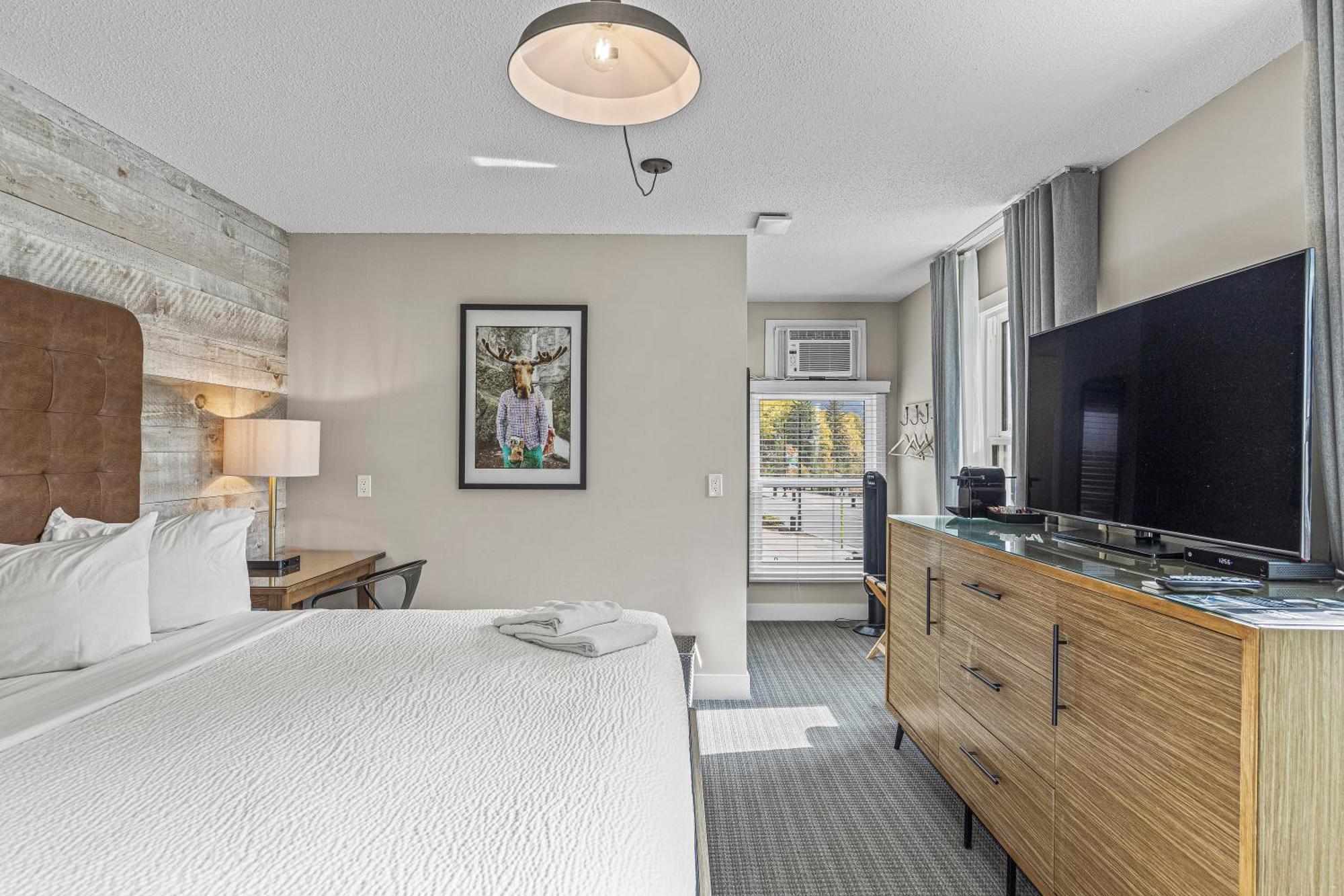 Lamphouse By Basecamp Hotel Canmore